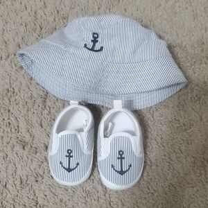 Baby hat with matching shoes